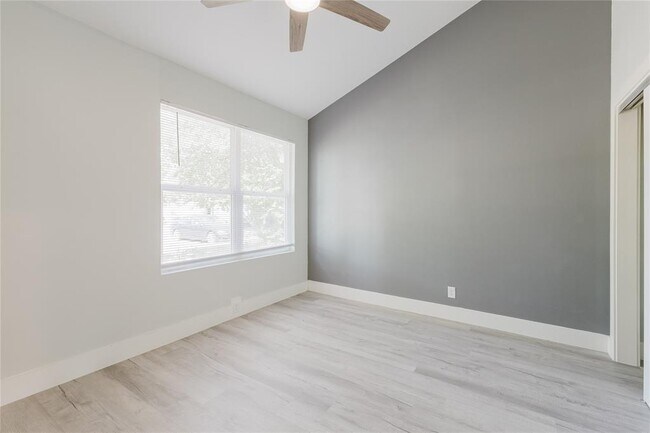 Foto del edificio - 4703 Misty Slope Ln