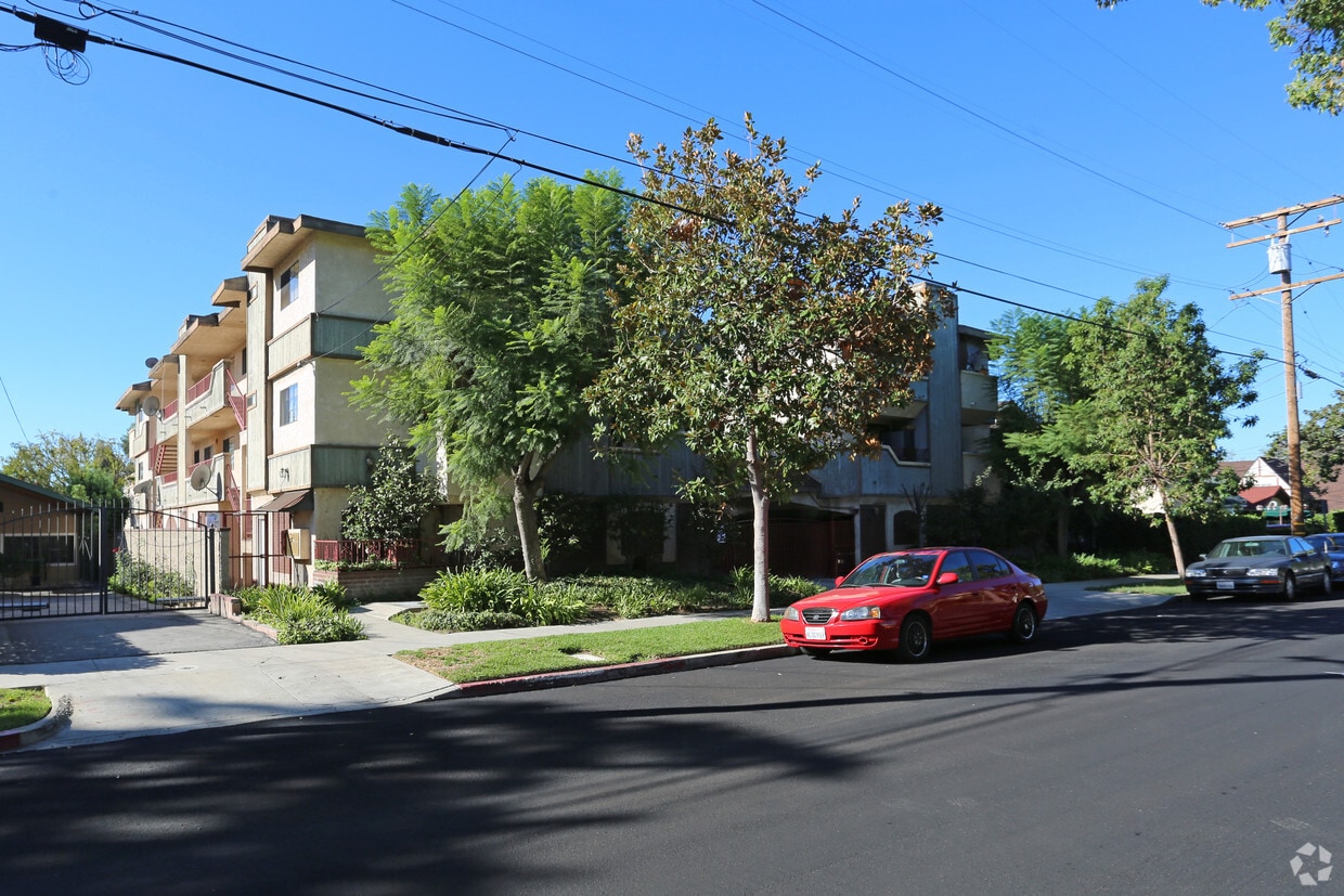 Building Photo - 1234 Orange Grove Ave