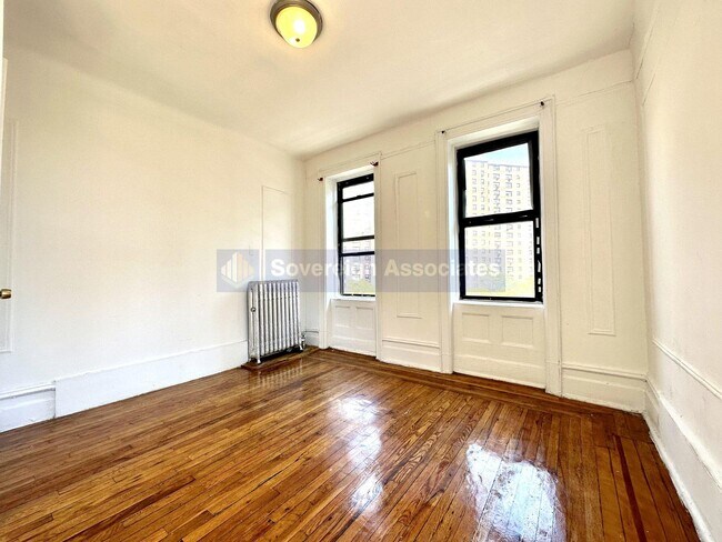 Foto del edificio - 3139 Broadway
