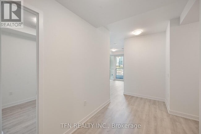 Building Photo - 15 Richardson St