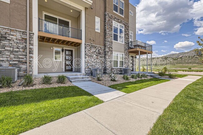 Foto del edificio - 15592 W Warren Ave
