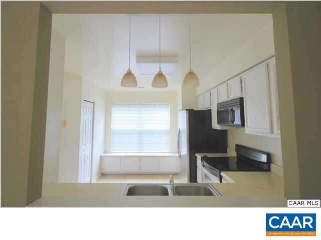 Foto del edificio - 1235 Maple View Dr