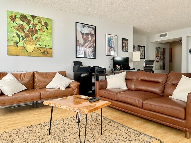 Foto del edificio - 2750 NE 183rd St