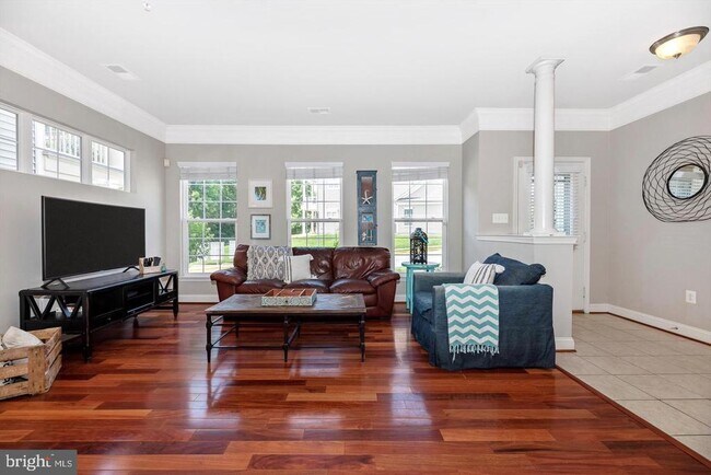 Building Photo - 10202 Woodthrush Dr