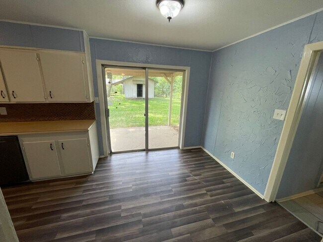 Foto del edificio - Remodeled Southern Hills Home