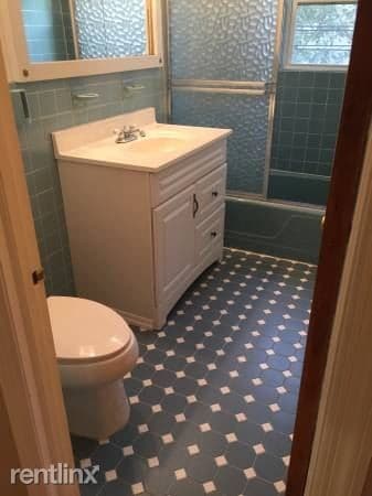 Building Photo - 3 br, 1.5 bath Apartment - 2026 yates avenue
