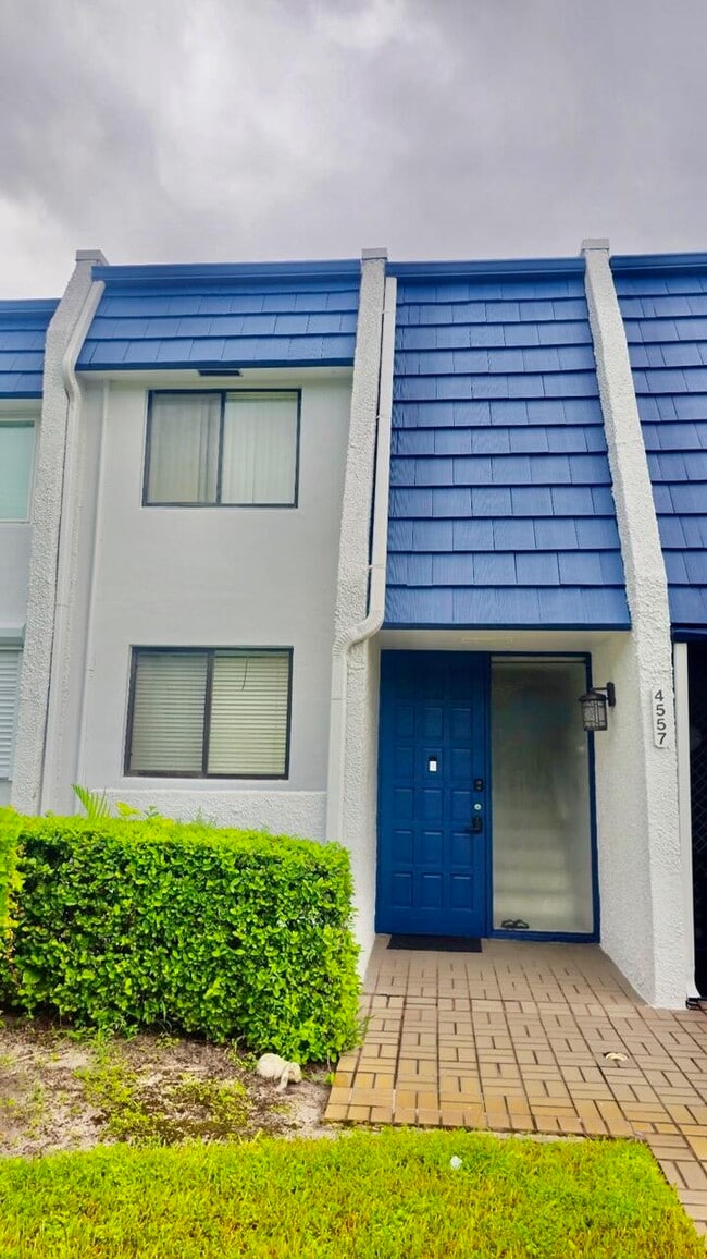 Building Photo - 4557 Luxemburg Ct