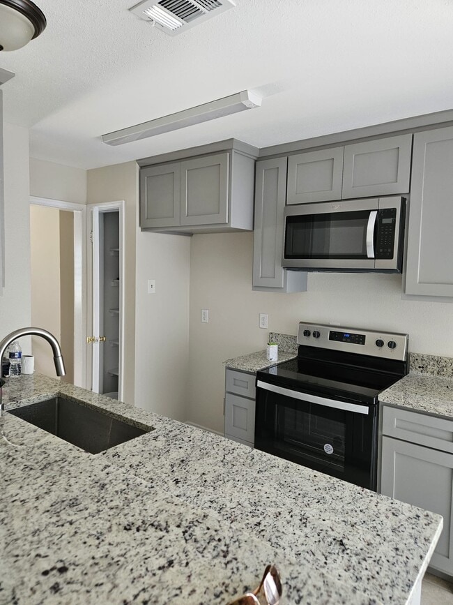Building Photo - 1773 Glencairn Ln