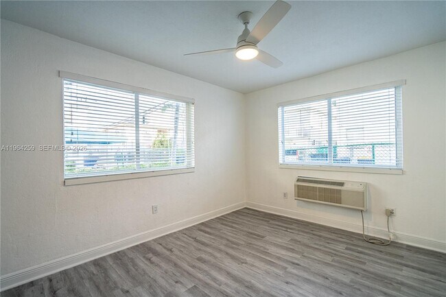 Foto del edificio - 7315 Carlyle Ave