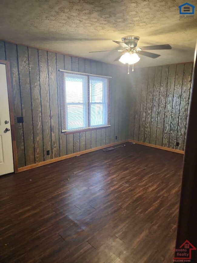 Foto del edificio - 193 Schelley Rd