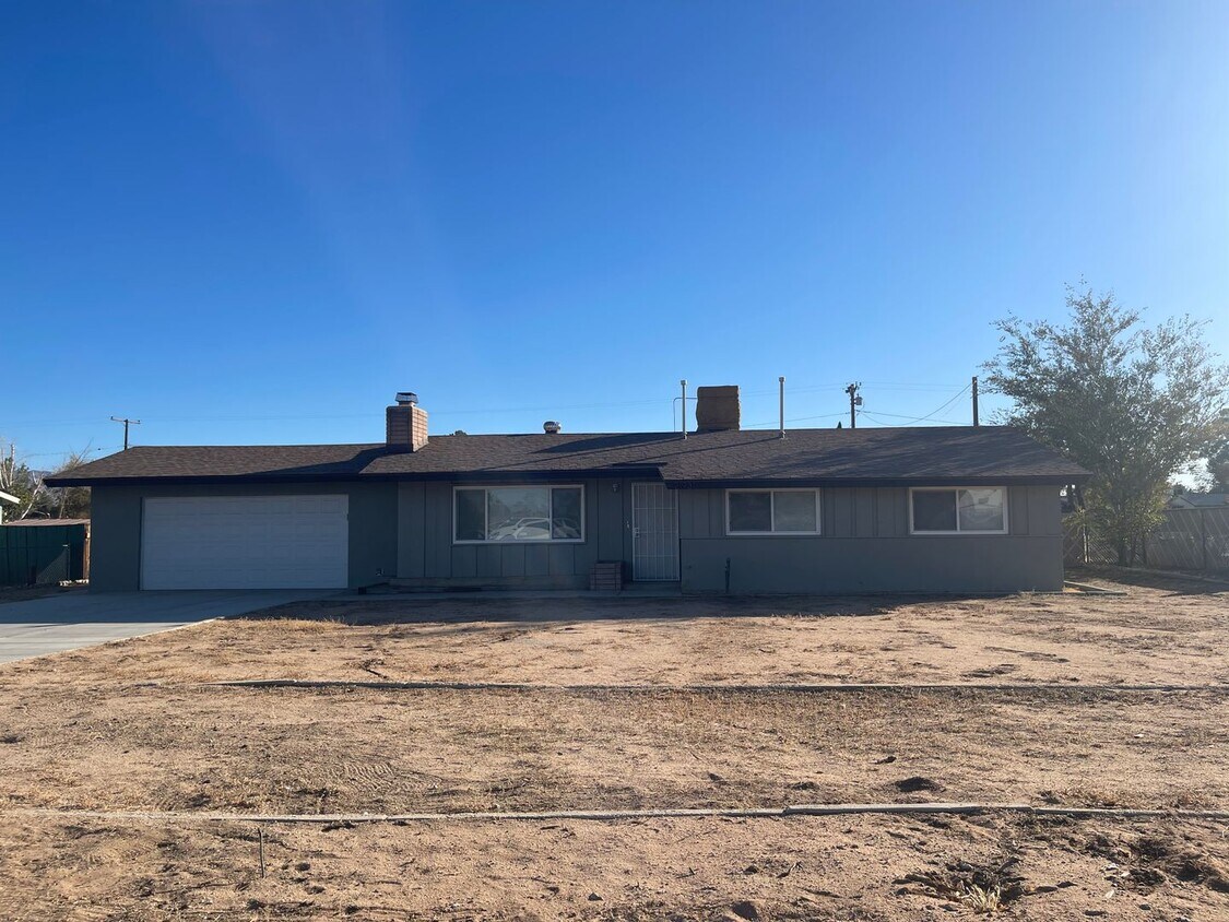Foto principal - Apple Valley Home 4 Bedrooms, 2 Bathrooms,...