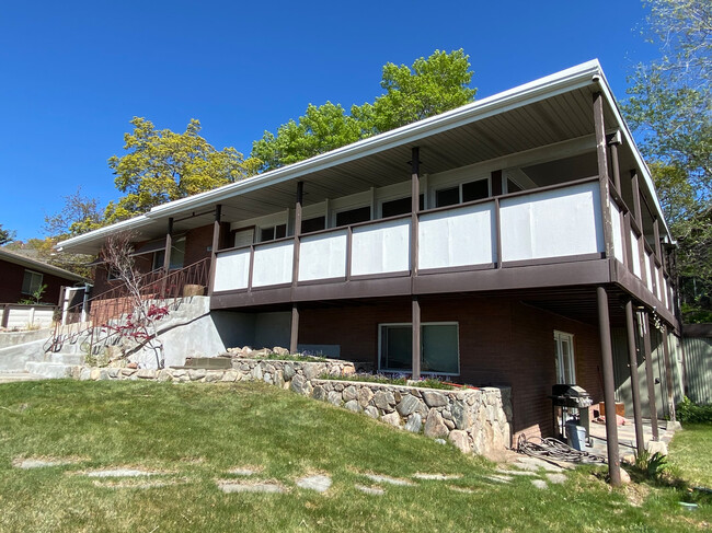 Foto del edificio - 1779 S Foothill Dr