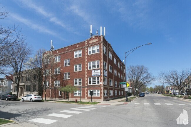 Building Photo - 5306 N Ashland Ave