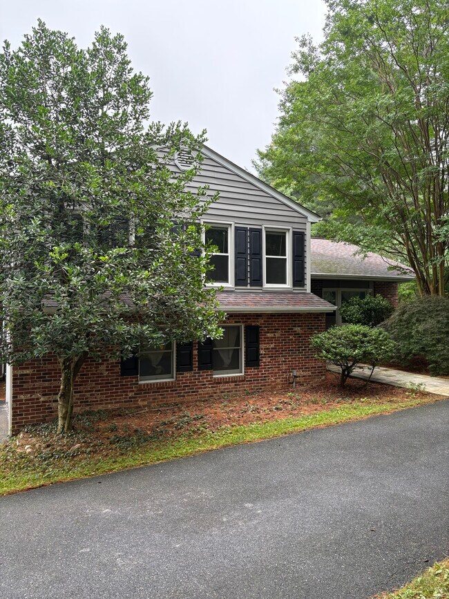 Foto del edificio - 11322 Old Hopkins Rd