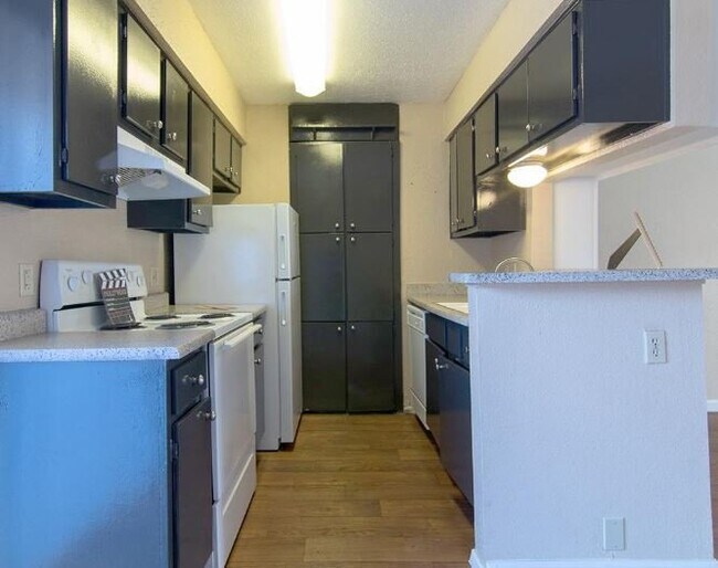 Foto del edificio - 4800 Lamonte Ln