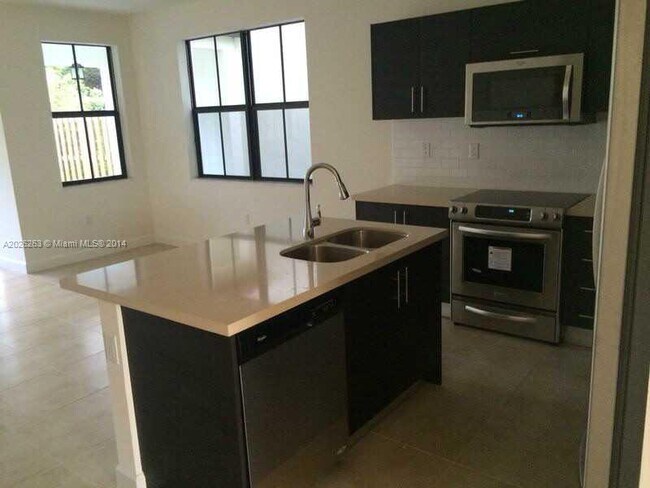 Foto del edificio - 10281 NW 70th Ln