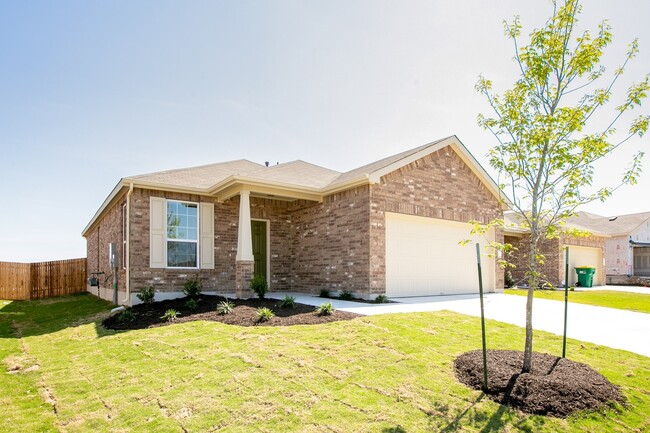 Building Photo - AVAILABLE NOW! BEAUTIFUL 3 BEDROOM HOME LOCATED IN BUDA, TEXAS!