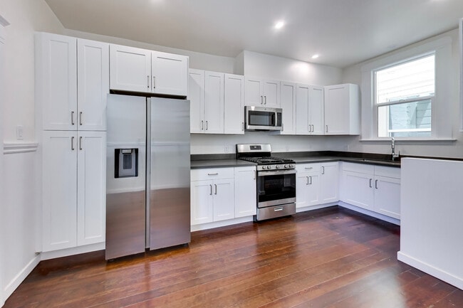 Building Photo - 554a Natoma St