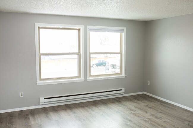 Family Room - 3595 S King St