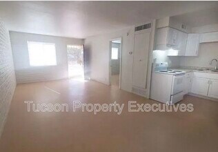 Building Photo - 319 E Blacklidge Dr