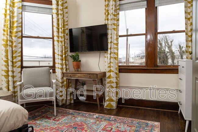 Foto del edificio - 829 Salem Ave SW