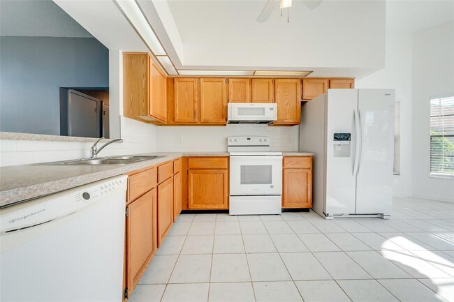 Building Photo - 13416 Beloit Woods Ln