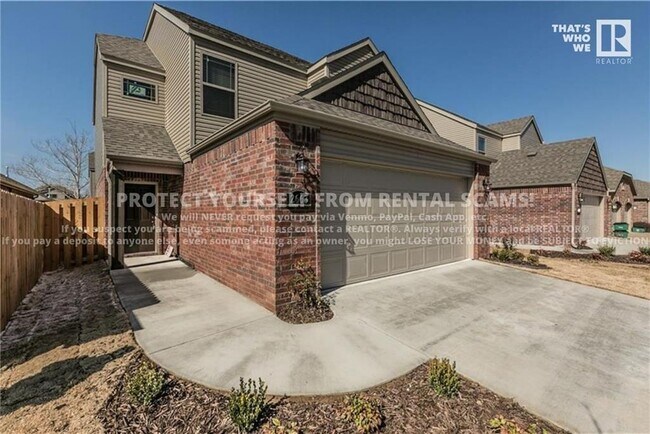 Building Photo - 2663 N Miranda Ave