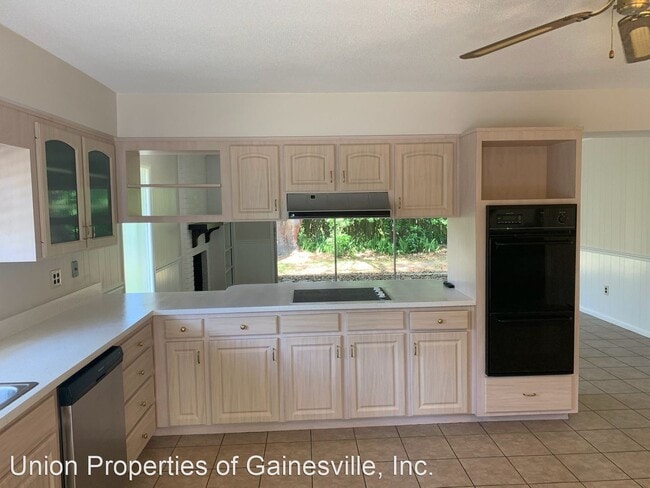 Building Photo - 4 br, 2.5 bath House - 5322 NW 13th Avenue