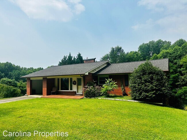 Building Photo - 3 br, 1.5 bath House - 905 10th St