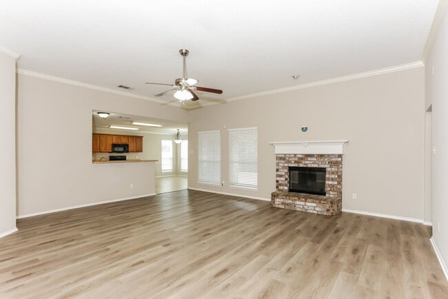 Building Photo - 125 Adams Dr