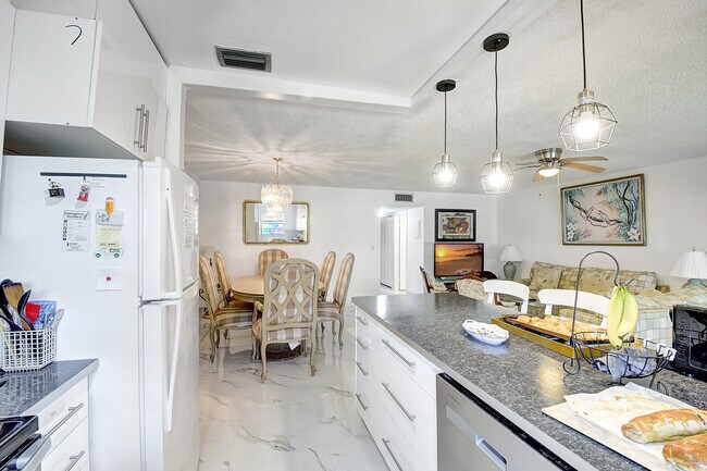 Foto del edificio - 1317 High Point Way SE