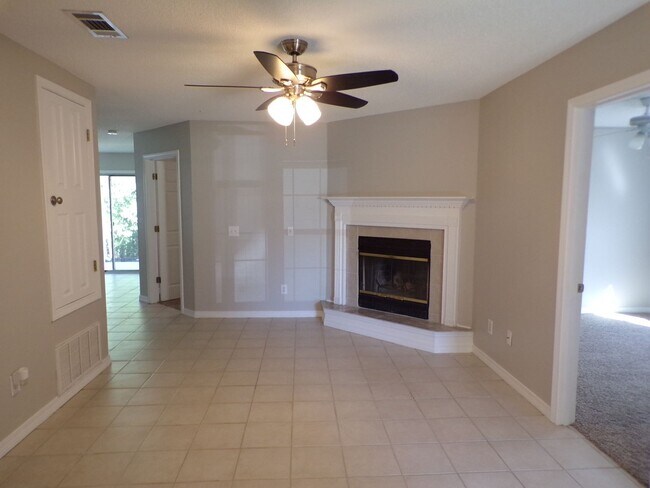 Foto del edificio - Charming 3-Bedroom Home