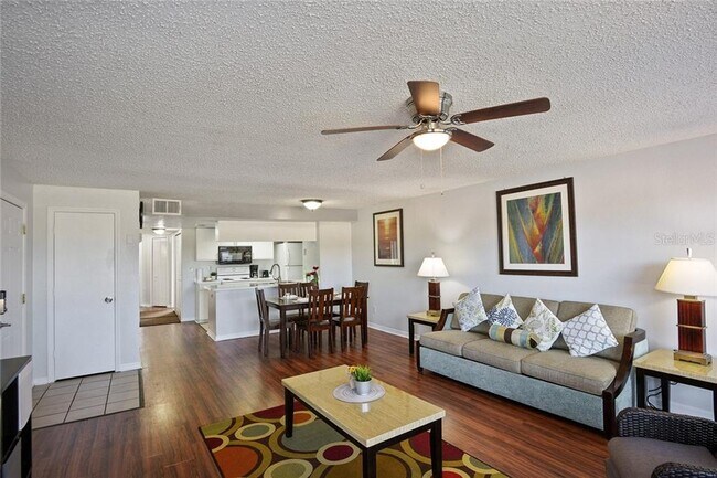 Building Photo - 2747 N Poinciana Blvd