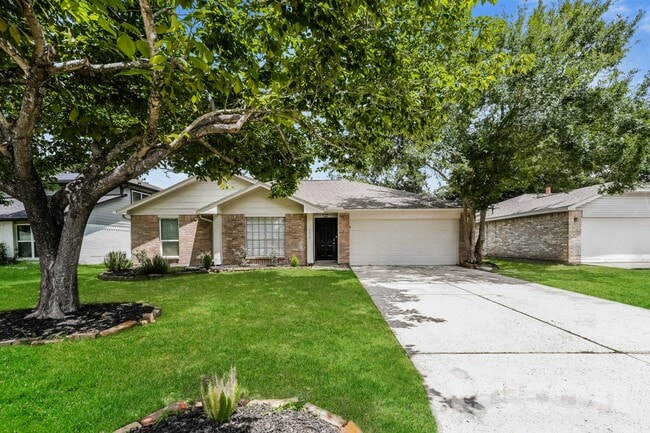 Building Photo - 3623 Village Grove Dr
