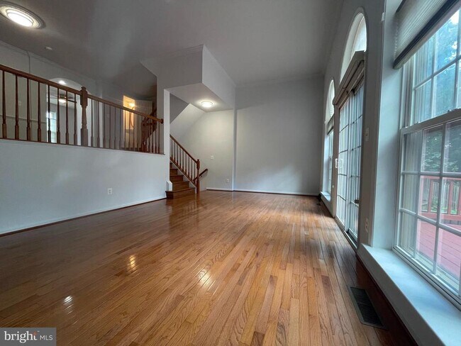 Building Photo - 6173 Derring St