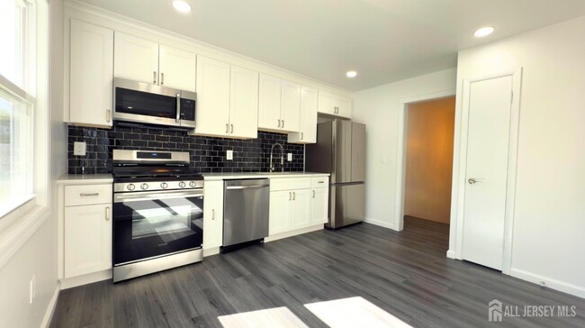 Foto del edificio - 412 Ryders Ln