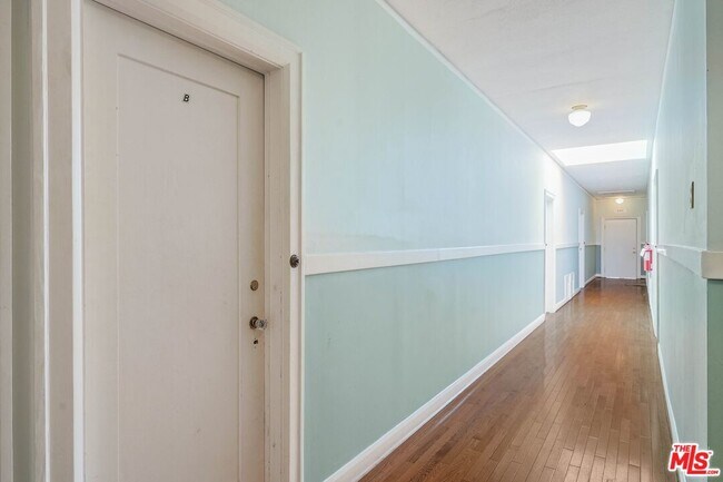 Building Photo - 5121 1/2 Eagle Rock Blvd-