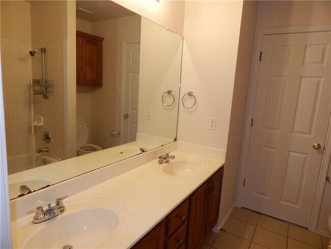 Building Photo - 10909 N Canoa Hills Trail