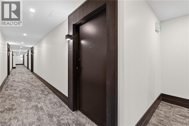 Building Photo - 461 Green Rd