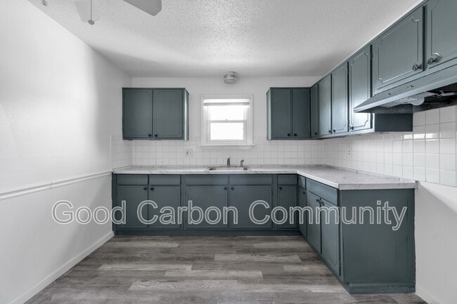 Building Photo - 3904 Seneca St