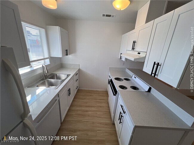 Foto del edificio - 6949 Shady Ct