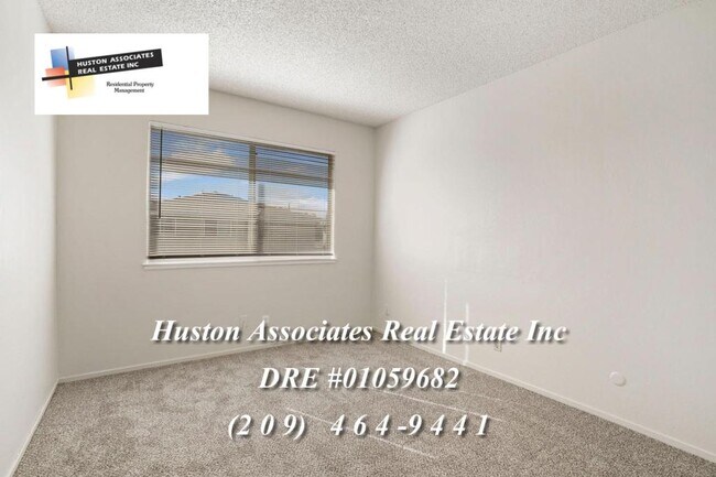 Foto del edificio - 4421 Calandria St #4