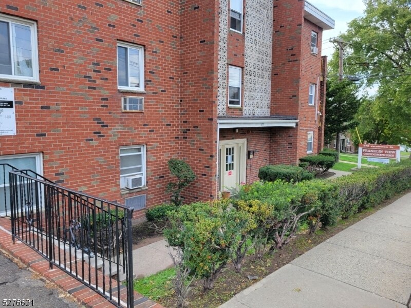675 Joralemon St Unit A4, Belleville, NJ 07109 Condo for Rent in