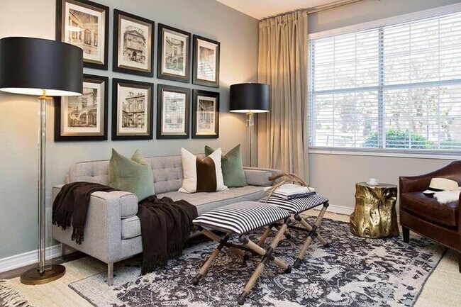 Foto del edificio - 2210 Winsted Dr