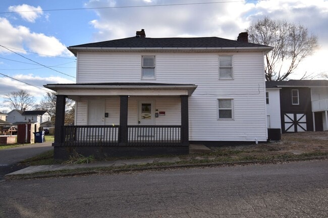 Building Photo - 21 1/2-21-22 5th St