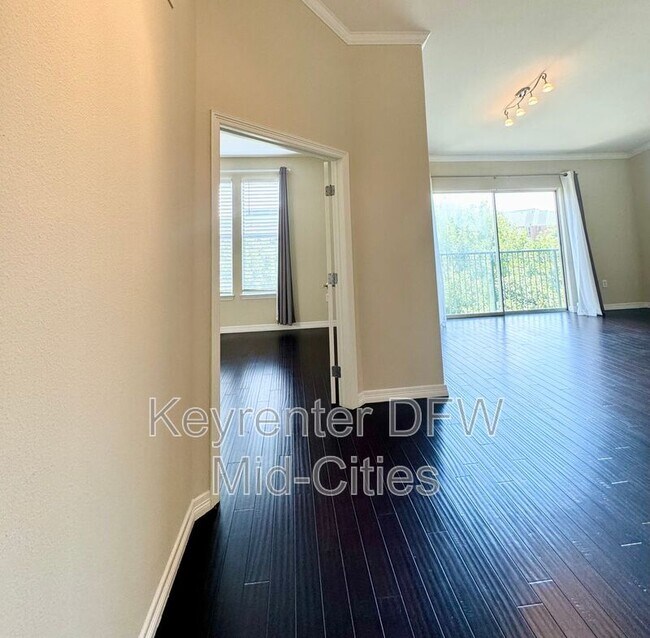 Building Photo - 330 Las Colinas Blvd
