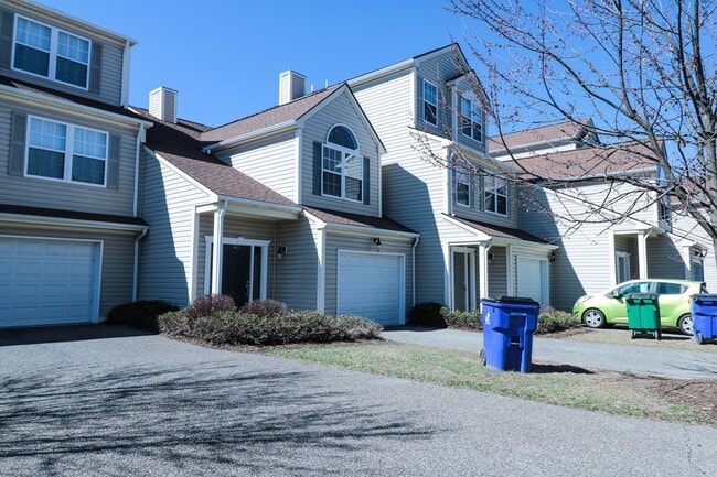 Building Photo - Available for the 2026-2027 lease term.