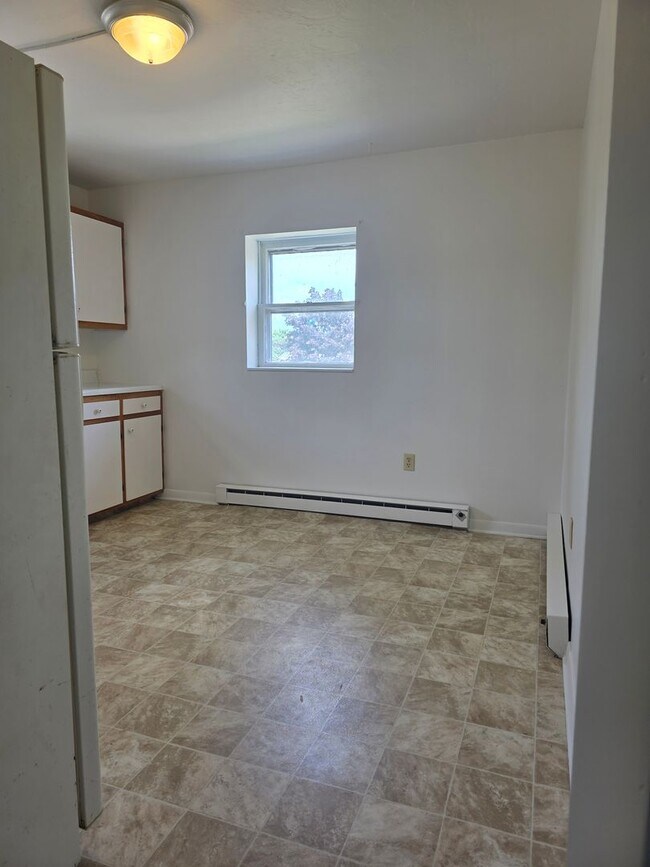 Foto del edificio - 150 McCauley Ave