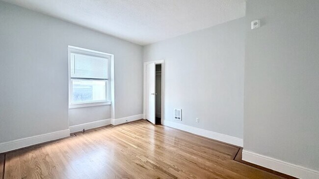 Foto del edificio - 840 Van Ness Ave