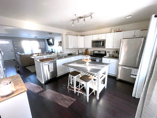 Building Photo - 2488 Skyland Pl SE
